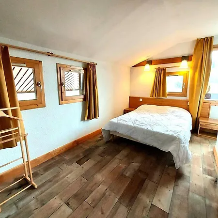 Traditionnel Avec Balcon A Plagne 1800 - Fr-1-351-52 Daire *